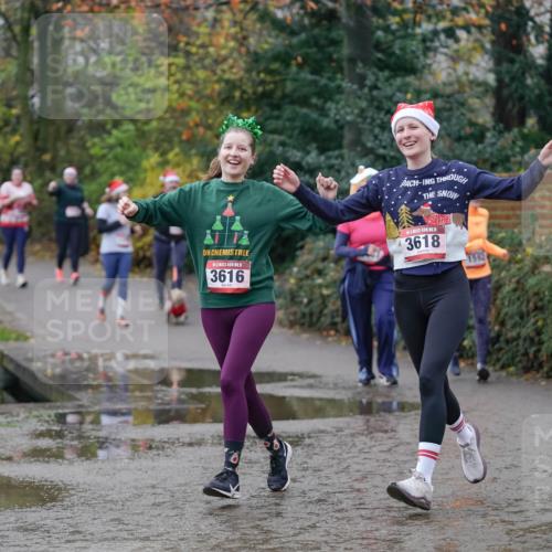 07.12.2025 - St. Pauli X-Mass-Run No. 15 Michael Burmester http://msf.ph/oto/9408796 07.12.2025 11:26:51 Laufen 15, 3616, 3618 meine-sportfotos.de