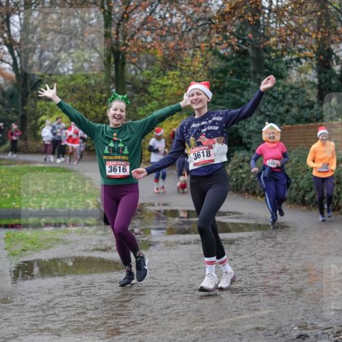 07.12.2025 - St. Pauli X-Mass-Run No. 15 Michael Burmester http://msf.ph/oto/9408814 07.12.2025 11:26:51 Laufen 3616, 3618, 146 meine-sportfotos.de