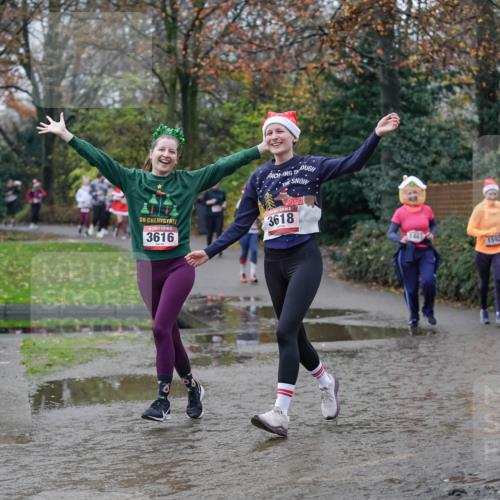 07.12.2025 - St. Pauli X-Mass-Run No. 15 Michael Burmester http://msf.ph/oto/9408817 07.12.2025 11:26:51 Laufen 3616, 3618, 1542 meine-sportfotos.de