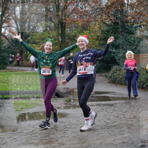 07.12.2025 - St. Pauli X-Mass-Run No. 15 Michael Burmester http://msf.ph/oto/9408820 07.12.2025 11:26:52 Laufen 3616, 3618, 1592 meine-sportfotos.de