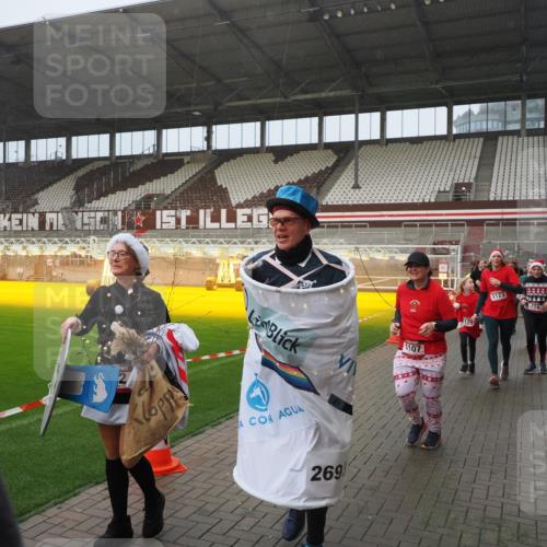 07.12.2025 - St. Pauli X-Mass-Run No. 15 Fabian Wolf http://msf.ph/oto/9408821 07.12.2025 11:07:58 Ziel 271, 273, 286, 293, 389, 397, 653, 772, 774, 1107, 1123, 1129, 1226, 1230, 1249, 1342, 1355, 1378, 1381, 1382, 1383, 1439, 1441, 1460, 1520, 1525, 1809, 1810, 1812, 4798, 4815 meine-sportfotos.de