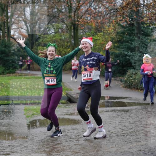 07.12.2025 - St. Pauli X-Mass-Run No. 15 Michael Burmester http://msf.ph/oto/9408823 07.12.2025 11:26:52 Laufen 3616, 3618 meine-sportfotos.de
