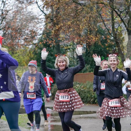 07.12.2025 - St. Pauli X-Mass-Run No. 15 Michael Burmester http://msf.ph/oto/9408825 07.12.2025 09:44:30 Laufen 00, 1180, 15, 1973, 217, 2168 meine-sportfotos.de