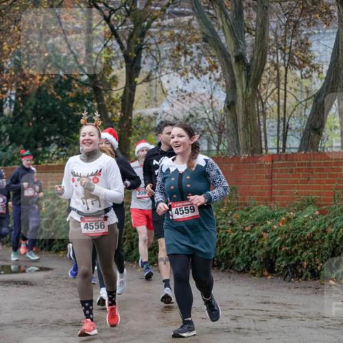 07.12.2025 - St. Pauli X-Mass-Run No. 15 Michael Burmester http://msf.ph/oto/9408920 07.12.2025 09:44:40 Laufen 4556, 308, 4559 meine-sportfotos.de