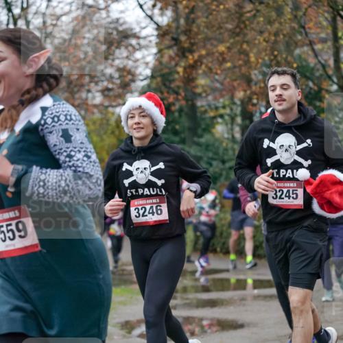 07.12.2025 - St. Pauli X-Mass-Run No. 15 Michael Burmester http://msf.ph/oto/9408938 07.12.2025 09:44:42 Laufen 559, 15, 3246, 15, 3245 meine-sportfotos.de