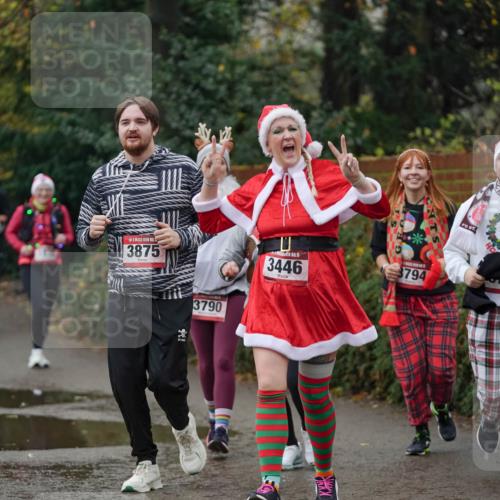07.12.2025 - St. Pauli X-Mass-Run No. 15 Michael Burmester http://msf.ph/oto/9408940 07.12.2025 11:27:07 Laufen 3875, 3790, 15, 3446, 8794, 15, 95 meine-sportfotos.de