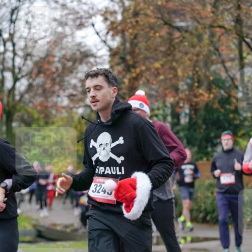 07.12.2025 - St. Pauli X-Mass-Run No. 15 Michael Burmester http://msf.ph/oto/9408941 07.12.2025 09:44:42 Laufen 324, 1 meine-sportfotos.de