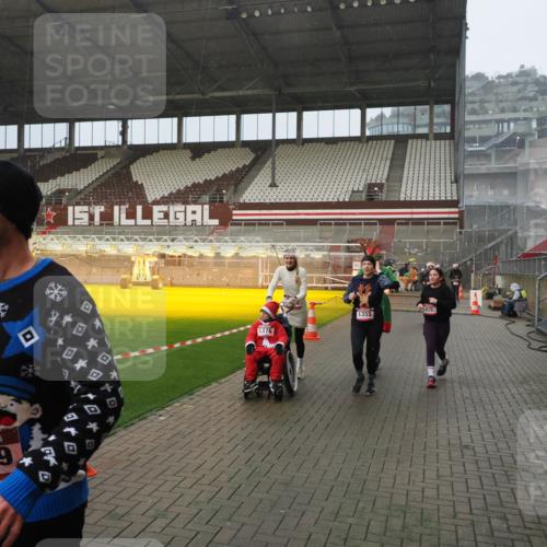 07.12.2025 - St. Pauli X-Mass-Run No. 15 Fabian Wolf http://msf.ph/oto/9408958 07.12.2025 11:08:07 Ziel 629, 635, 653, 772, 774, 1107, 1123, 1129, 1226, 1230, 1249, 1342, 1355, 1520, 1525, 1559, 1596, 1809, 1810, 4798, 4815 meine-sportfotos.de