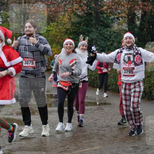 07.12.2025 - St. Pauli X-Mass-Run No. 15 Michael Burmester http://msf.ph/oto/9408963 07.12.2025 11:27:09 Laufen 3446, 5, 3875, 3795 meine-sportfotos.de