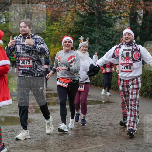 07.12.2025 - St. Pauli X-Mass-Run No. 15 Michael Burmester http://msf.ph/oto/9408966 07.12.2025 11:27:09 Laufen 3446, 15, 3875, 3855, 90, 5, 3795 meine-sportfotos.de