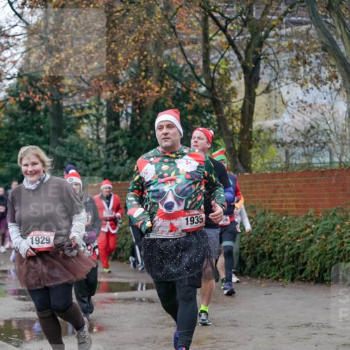 07.12.2025 - St. Pauli X-Mass-Run No. 15 Michael Burmester http://msf.ph/oto/9408977 07.12.2025 09:44:47 Laufen 5, 1929, 1935 meine-sportfotos.de