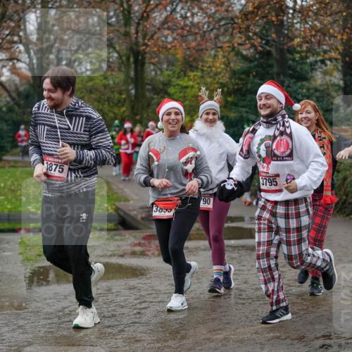 07.12.2025 - St. Pauli X-Mass-Run No. 15 Michael Burmester http://msf.ph/oto/9408981 07.12.2025 11:27:09 Laufen 3875, 3853, 90, 3795 meine-sportfotos.de