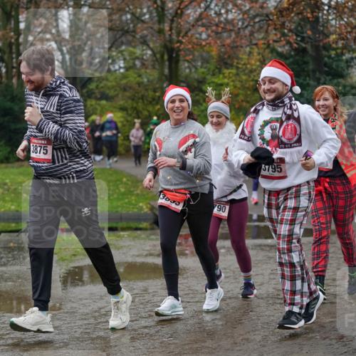 07.12.2025 - St. Pauli X-Mass-Run No. 15 Michael Burmester http://msf.ph/oto/9408987 07.12.2025 11:27:10 Laufen 3875, 790, 5795 meine-sportfotos.de