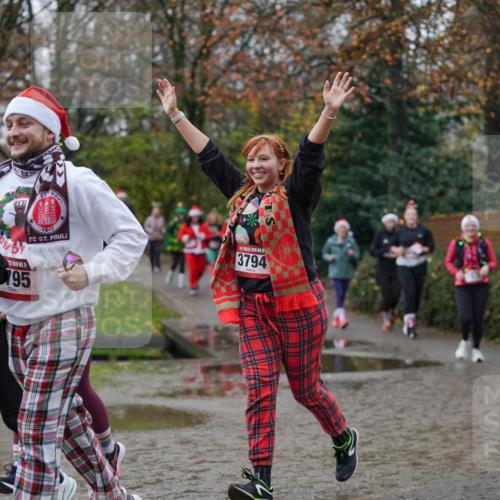 07.12.2025 - St. Pauli X-Mass-Run No. 15 Michael Burmester http://msf.ph/oto/9408993 07.12.2025 11:27:10 Laufen 1940, 3794, 3033, 795 meine-sportfotos.de