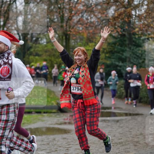 07.12.2025 - St. Pauli X-Mass-Run No. 15 Michael Burmester http://msf.ph/oto/9408996 07.12.2025 11:27:10 Laufen 3855, 1940, 115, 3794 meine-sportfotos.de