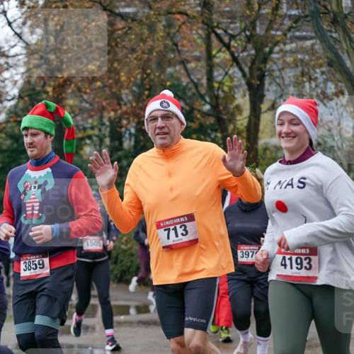 07.12.2025 - St. Pauli X-Mass-Run No. 15 Michael Burmester http://msf.ph/oto/9409010 07.12.2025 09:44:51 Laufen 1505, 3859, 15, 713, 397, 4193 meine-sportfotos.de
