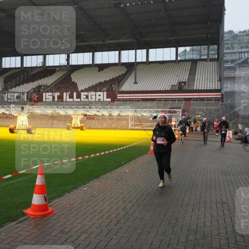 07.12.2025 - St. Pauli X-Mass-Run No. 15 Fabian Wolf http://msf.ph/oto/9409026 07.12.2025 11:08:12 Ziel 100, 629, 635, 653, 772, 1226, 1230, 1249, 1342, 1355, 1520, 1525, 1559, 1560, 1596, 1809, 1810, 4798, 4815 meine-sportfotos.de