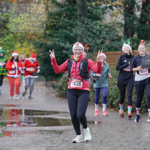 07.12.2025 - St. Pauli X-Mass-Run No. 15 Michael Burmester http://msf.ph/oto/9409028 07.12.2025 11:27:13 Laufen 1835, 3650 meine-sportfotos.de