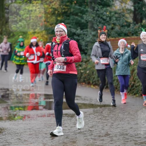 07.12.2025 - St. Pauli X-Mass-Run No. 15 Michael Burmester http://msf.ph/oto/9409034 07.12.2025 11:27:13 Laufen 1835, 3659, 3648, 3650 meine-sportfotos.de