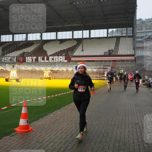 07.12.2025 - St. Pauli X-Mass-Run No. 15 Fabian Wolf http://msf.ph/oto/9409035 07.12.2025 11:08:13 Ziel 100, 629, 635, 653, 1078, 1170, 1226, 1230, 1249, 1342, 1355, 1520, 1525, 1559, 1560, 1596, 1809, 1810, 4798, 4815 meine-sportfotos.de