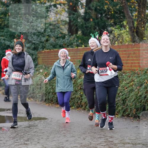07.12.2025 - St. Pauli X-Mass-Run No. 15 Michael Burmester http://msf.ph/oto/9409037 07.12.2025 11:27:14 Laufen 2077, 3659, 3, 3650 meine-sportfotos.de