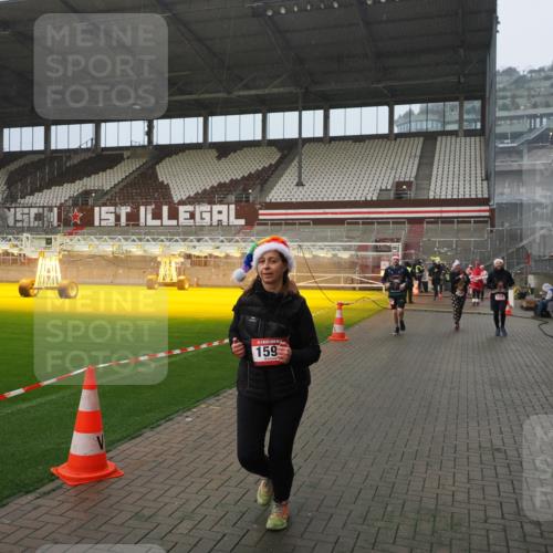 07.12.2025 - St. Pauli X-Mass-Run No. 15 Fabian Wolf http://msf.ph/oto/9409038 07.12.2025 11:08:13 Ziel 100, 629, 635, 653, 1078, 1170, 1226, 1230, 1249, 1342, 1355, 1520, 1525, 1559, 1560, 1596, 1809, 1810, 4798, 4815 meine-sportfotos.de