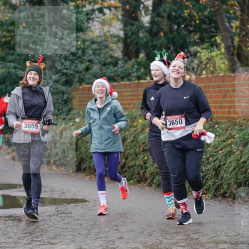 07.12.2025 - St. Pauli X-Mass-Run No. 15 Michael Burmester http://msf.ph/oto/9409046 07.12.2025 11:27:15 Laufen 2017, 3659, 15, 3650 meine-sportfotos.de