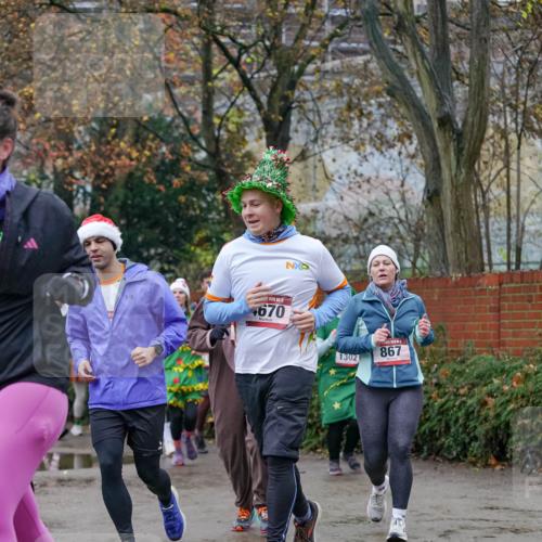 07.12.2025 - St. Pauli X-Mass-Run No. 15 Michael Burmester http://msf.ph/oto/9409051 07.12.2025 09:44:56 Laufen 5, 670, 1302, 867 meine-sportfotos.de