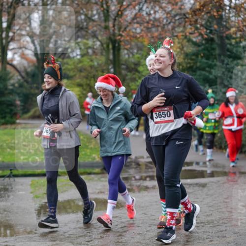 07.12.2025 - St. Pauli X-Mass-Run No. 15 Michael Burmester http://msf.ph/oto/9409064 07.12.2025 11:27:17 Laufen 365, 15, 3650 meine-sportfotos.de