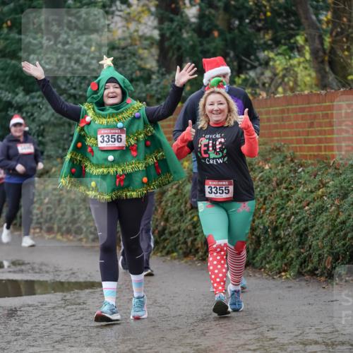 07.12.2025 - St. Pauli X-Mass-Run No. 15 Michael Burmester http://msf.ph/oto/9409094 07.12.2025 11:27:22 Laufen 15, 3356, 5, 3355 meine-sportfotos.de
