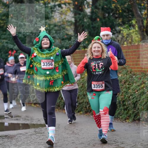 07.12.2025 - St. Pauli X-Mass-Run No. 15 Michael Burmester http://msf.ph/oto/9409106 07.12.2025 11:27:22 Laufen 5, 3356, 15, 3355 meine-sportfotos.de