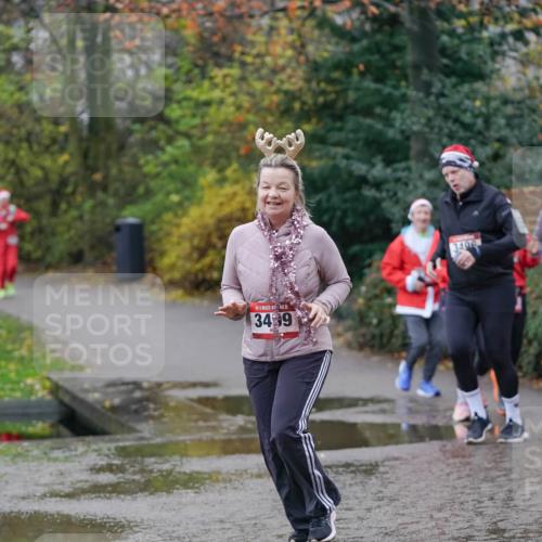 07.12.2025 - St. Pauli X-Mass-Run No. 15 Michael Burmester http://msf.ph/oto/9409142 07.12.2025 11:27:26 Laufen 15, 349, 3496, 3498 meine-sportfotos.de