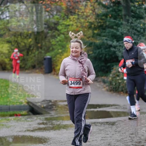 07.12.2025 - St. Pauli X-Mass-Run No. 15 Michael Burmester http://msf.ph/oto/9409148 07.12.2025 11:27:26 Laufen 15, 3499, 3498 meine-sportfotos.de