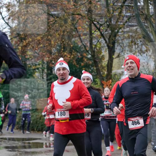 07.12.2025 - St. Pauli X-Mass-Run No. 15 Michael Burmester http://msf.ph/oto/9409161 07.12.2025 09:45:10 Laufen 180, 69, 4195, 468 meine-sportfotos.de