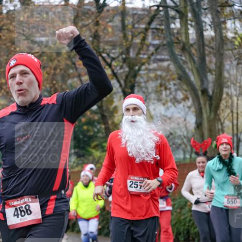 07.12.2025 - St. Pauli X-Mass-Run No. 15 Michael Burmester http://msf.ph/oto/9409167 07.12.2025 09:45:11 Laufen 468, 257, 550 meine-sportfotos.de