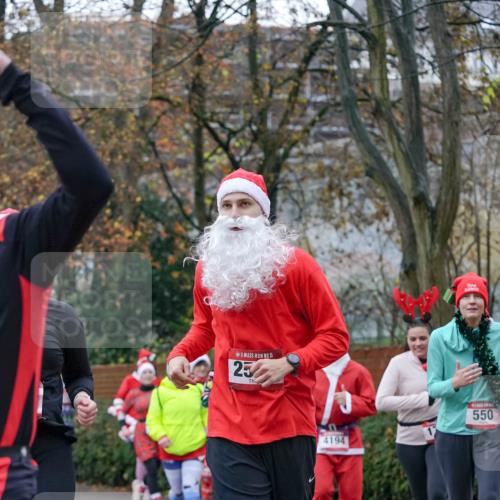 07.12.2025 - St. Pauli X-Mass-Run No. 15 Michael Burmester http://msf.ph/oto/9409173 07.12.2025 09:45:11 Laufen 15, 25, 4194, 550 meine-sportfotos.de