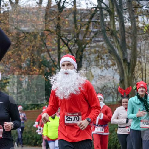07.12.2025 - St. Pauli X-Mass-Run No. 15 Michael Burmester http://msf.ph/oto/9409176 07.12.2025 09:45:11 Laufen 15, 2570, 4194, 550 meine-sportfotos.de