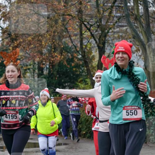 07.12.2025 - St. Pauli X-Mass-Run No. 15 Michael Burmester http://msf.ph/oto/9409194 07.12.2025 09:45:13 Laufen 15, 4195, 550 meine-sportfotos.de