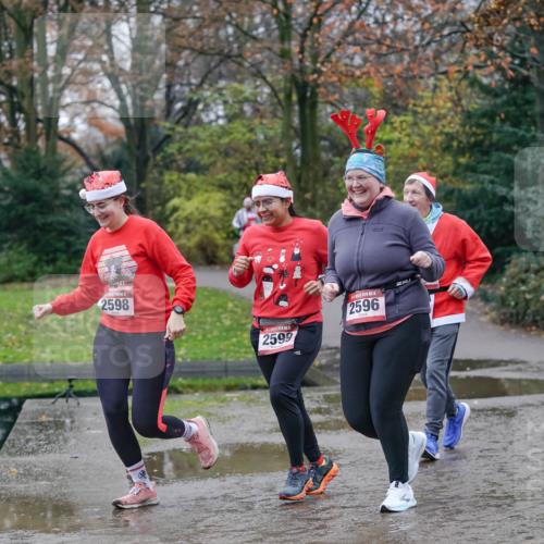 07.12.2025 - St. Pauli X-Mass-Run No. 15 Michael Burmester http://msf.ph/oto/9409204 07.12.2025 11:27:31 Laufen 2598, 2599, 2596 meine-sportfotos.de