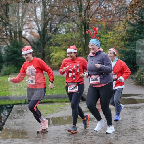 07.12.2025 - St. Pauli X-Mass-Run No. 15 Michael Burmester http://msf.ph/oto/9409207 07.12.2025 11:27:31 Laufen 2598, 2599, 2596, 3 meine-sportfotos.de