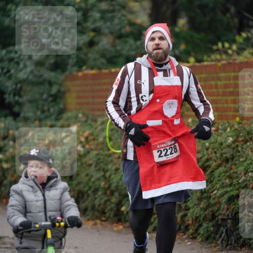 07.12.2025 - St. Pauli X-Mass-Run No. 15 Michael Burmester http://msf.ph/oto/9409284 07.12.2025 11:27:45 Laufen 2228 meine-sportfotos.de