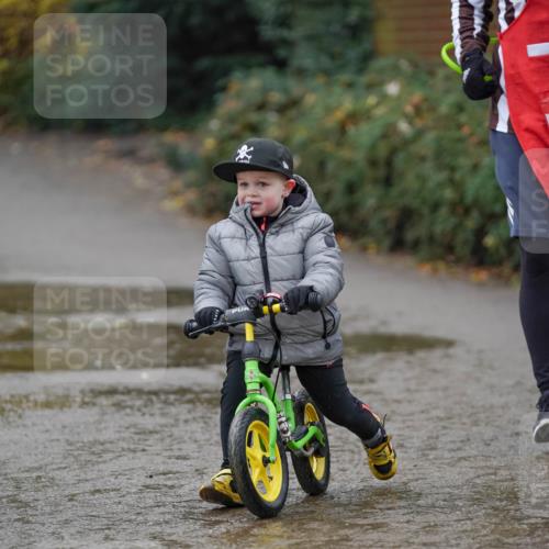 07.12.2025 - St. Pauli X-Mass-Run No. 15 Michael Burmester http://msf.ph/oto/9409296 07.12.2025 11:27:45 Laufen 2228 meine-sportfotos.de