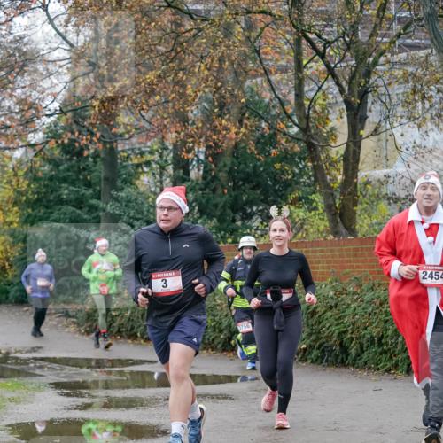 07.12.2025 - St. Pauli X-Mass-Run No. 15 Michael Burmester http://msf.ph/oto/9409306 07.12.2025 09:45:25 Laufen 3, 3756, 2454 meine-sportfotos.de