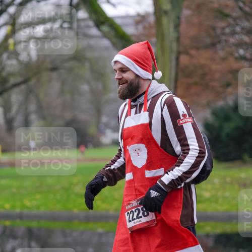 07.12.2025 - St. Pauli X-Mass-Run No. 15 Michael Burmester http://msf.ph/oto/9409320 07.12.2025 11:27:49 Laufen 2228 meine-sportfotos.de