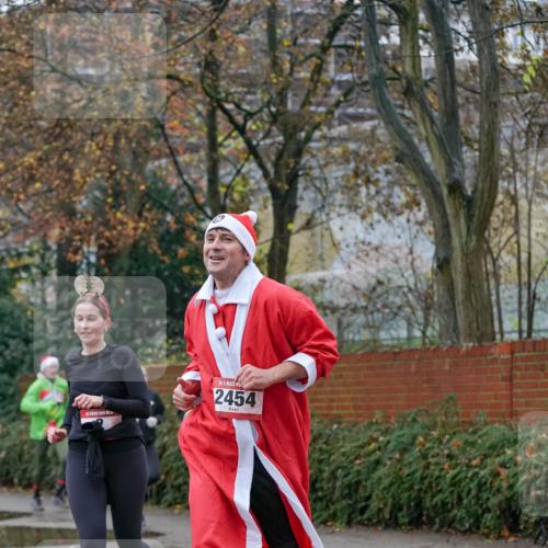 07.12.2025 - St. Pauli X-Mass-Run No. 15 Michael Burmester http://msf.ph/oto/9409321 07.12.2025 09:45:26 Laufen 2454 meine-sportfotos.de