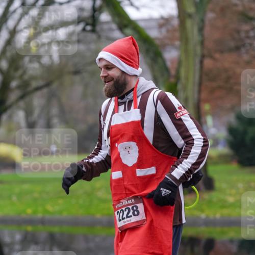 07.12.2025 - St. Pauli X-Mass-Run No. 15 Michael Burmester http://msf.ph/oto/9409323 07.12.2025 11:27:49 Laufen 15, 2228 meine-sportfotos.de