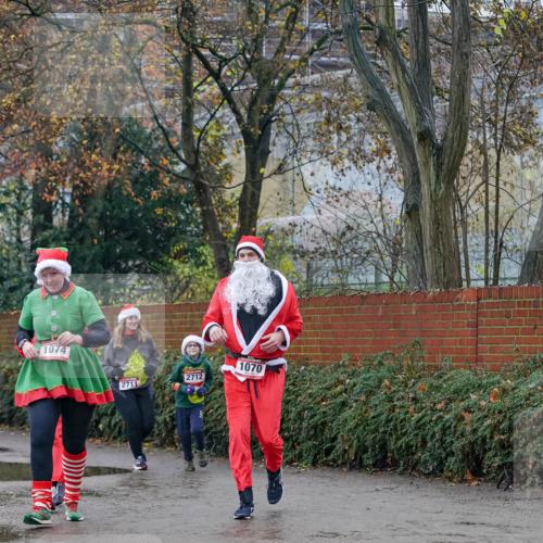 07.12.2025 - St. Pauli X-Mass-Run No. 15 Michael Burmester http://msf.ph/oto/9409403 07.12.2025 09:45:35 Laufen 1074, 2712, 2711, 1070 meine-sportfotos.de