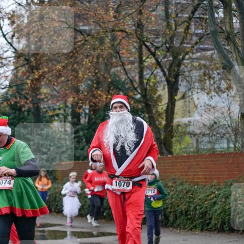 07.12.2025 - St. Pauli X-Mass-Run No. 15 Michael Burmester http://msf.ph/oto/9409421 07.12.2025 09:45:37 Laufen 074, 1070, 2712 meine-sportfotos.de