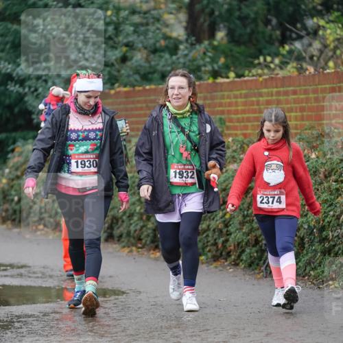 07.12.2025 - St. Pauli X-Mass-Run No. 15 Michael Burmester http://msf.ph/oto/9409431 07.12.2025 11:28:10 Laufen 15, 1930, 1932, 15, 2374 meine-sportfotos.de
