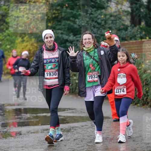 07.12.2025 - St. Pauli X-Mass-Run No. 15 Michael Burmester http://msf.ph/oto/9409443 07.12.2025 11:28:12 Laufen 15, 1930, 1932, 15, 2374 meine-sportfotos.de